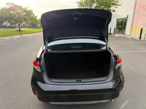 Used 2020 Toyota Corolla LE FWD image 7