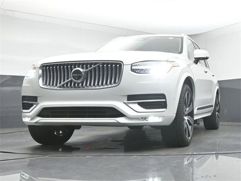 Used 2024 Volvo XC90 B5 Plus w/ Protection Package Premier image 39