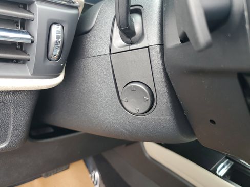 New 2026 Lincoln Corsair Premiere image 15