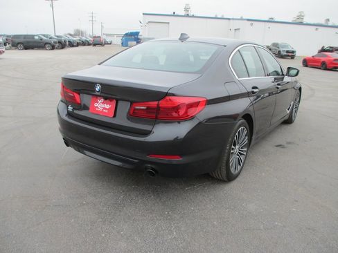 Used 2017 BMW 530i xDrive image 4