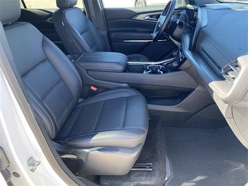 Certified 2025 Chevrolet Traverse LT image 16