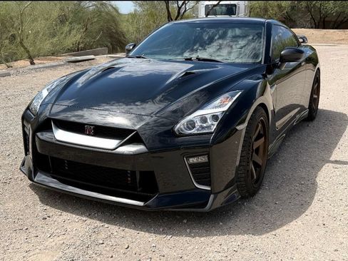 Used 2020 Nissan GT-R Premium w/ Premium Interior Package AWD/4WD image 4