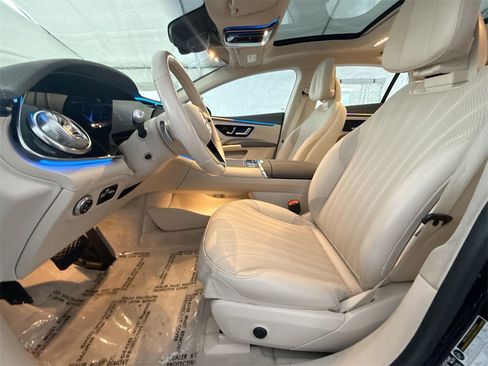 Used 2022 Mercedes-Benz EQS 580 4MATIC Sedan image 13