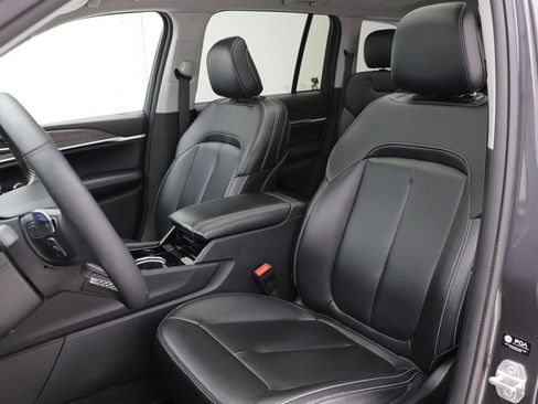 Used 2023 Jeep Grand Cherokee 4WD 4xe image 16