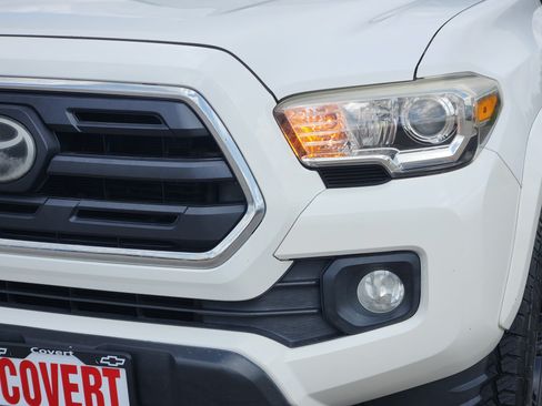 Used 2018 Toyota Tacoma SR5 RWD image 8