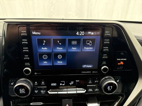 Used 2022 Toyota Highlander XLE image 36