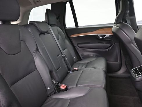 Used 2023 Volvo XC90 B6 Plus AWD/4WD image 34