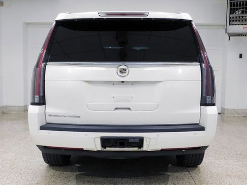 Used 2015 Cadillac Escalade Luxury image 8
