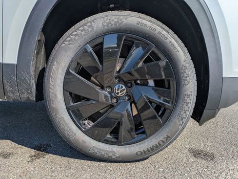 New 2026 Volkswagen Atlas SE image 11