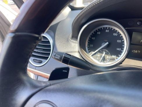 Used 2010 Mercedes-Benz GL 550 4MATIC image 28