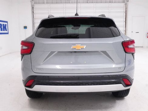 Used 2026 Chevrolet Trax LT w/ Driver Confidence Package FWD image 29