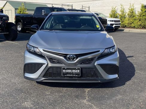 Used 2024 Toyota Camry SE FWD image 2