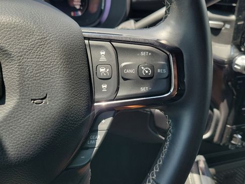 Used 2025 RAM 2500 Limited AWD/4WD image 24