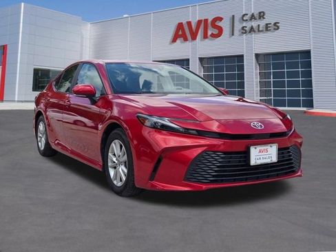 Used 2025 Toyota Camry LE FWD image 3