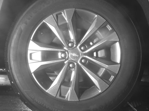Used 2025 Chevrolet Equinox LT FWD image 13
