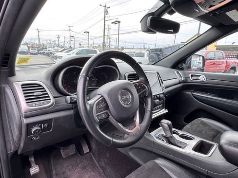 Used 2019 Jeep Grand Cherokee Altitude image 11