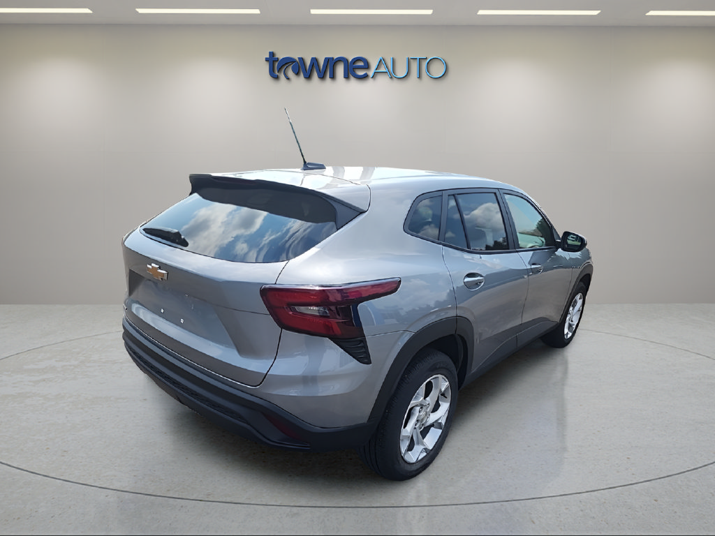 Used 2024 Chevrolet Trax LS w/ LS Convenience Package FWD image 5