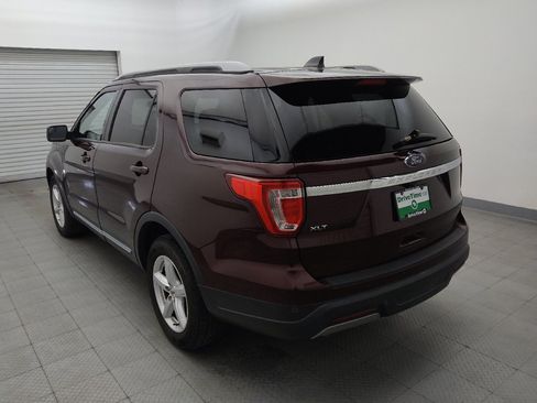 Used 2019 Ford Explorer XLT FWD image 5