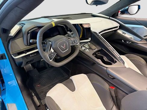 Used 2022 Chevrolet Corvette Stingray Premium Conv w/ Z51 Performance Package image 9