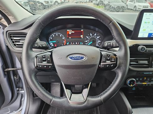 Used 2022 Ford Escape SEL image 19