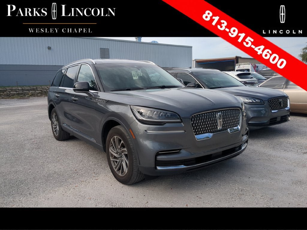 Used 2023 Lincoln Aviator AWD image 2
