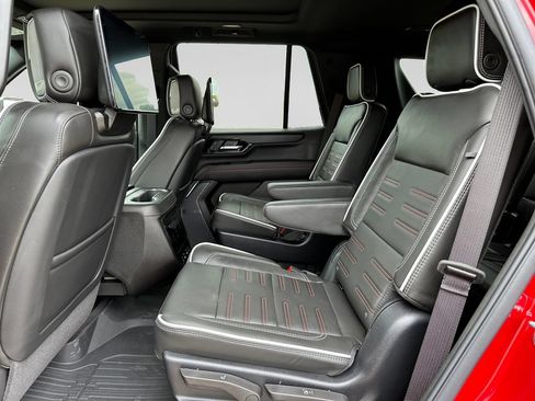 New 2026 GMC Yukon AT4 Ultimate w/ LPO, Floor Liner Package AWD/4WD image 14