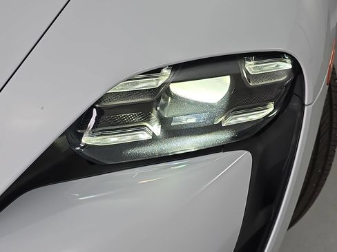 Used 2023 Porsche Taycan w/ Premium Package image 31