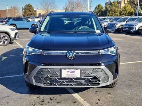 New 2026 Volkswagen Taos SE image 3