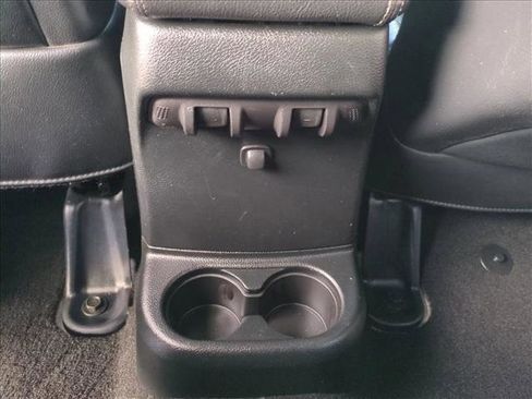 Used 2018 Jeep Wrangler Unlimited Sahara image 17