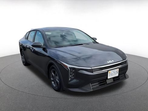 Used 2025 Kia K4 LXS image 3