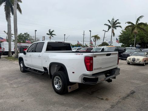 Used 2021 Chevrolet Silverado 3500 LT w/ Convenience Package image 3