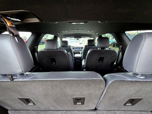 Used 2024 Buick Enclave Premium image 30