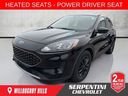 Used 2020 Ford Escape SE image 1