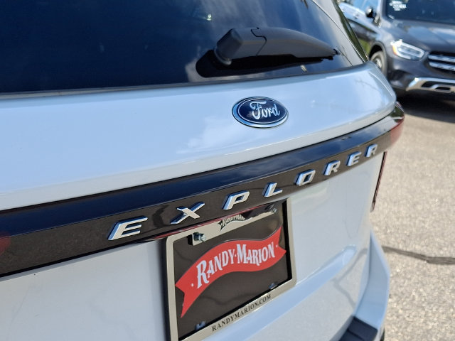 Used 2025 Ford Explorer Active w/ Active Comfort Package RWD image 30