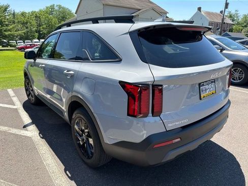 Used 2023 Kia Sorento S w/ Panoramic Sunroof Package AWD/4WD image 6