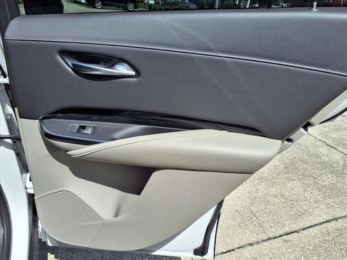 Used 2023 Cadillac XT4 Premium Luxury w/ Cold Weather Package FWD image 12