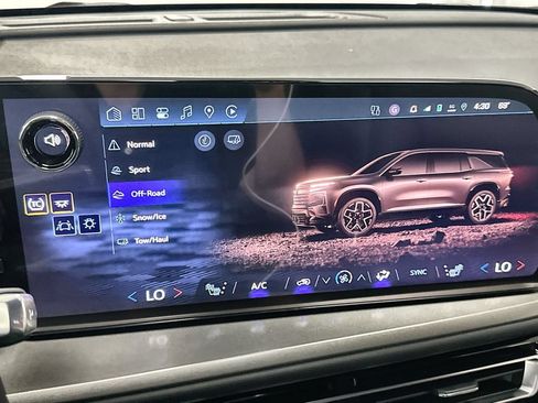 New 2026 Chevrolet Traverse LT w/ Driver Confidence Package AWD/4WD image 47