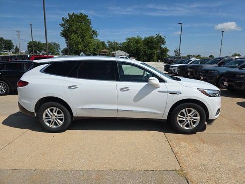 Used 2019 Buick Enclave Essence AWD/4WD image 9
