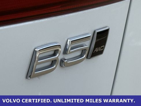 Certified 2025 Volvo XC60 B5 Plus image 10