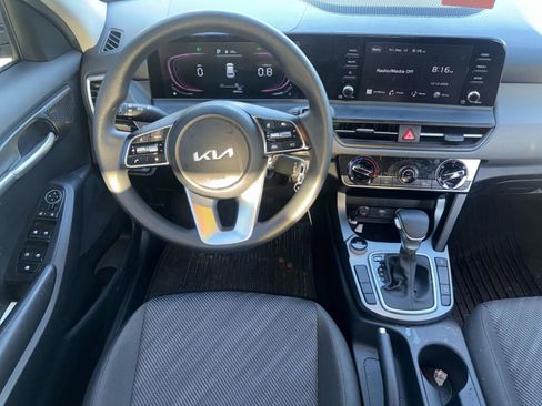Used 2024 Kia Seltos LX image 13