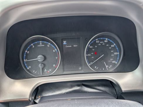 Used 2017 Toyota RAV4 LE FWD image 15