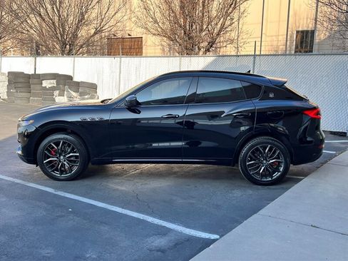 Used 2018 Maserati Levante image 4