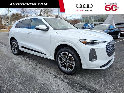 Certified 2025 Audi Q5 Premium w/ Convenience Package image 1