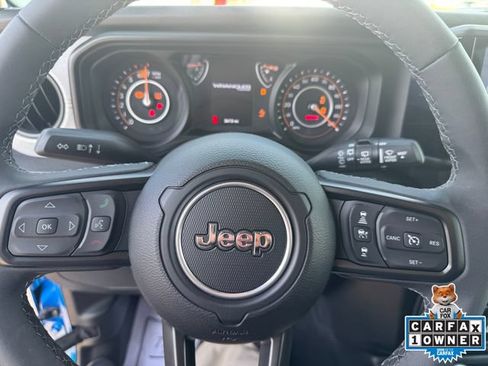 Used 2025 Jeep Wrangler Unlimited Sport AWD/4WD image 19