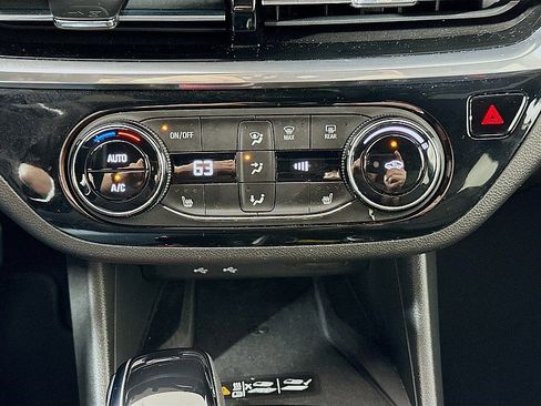 Used 2024 Buick Envista Sport Touring w/ Convenience I Package image 17