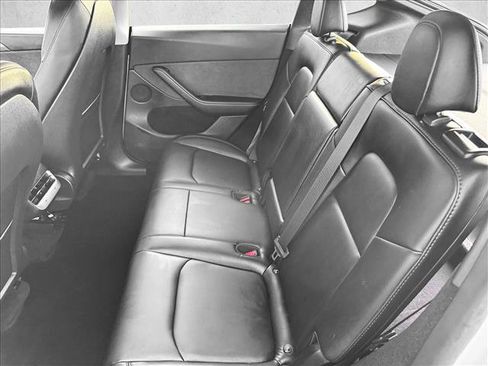 Used 2023 Tesla Model Y Long Range image 21