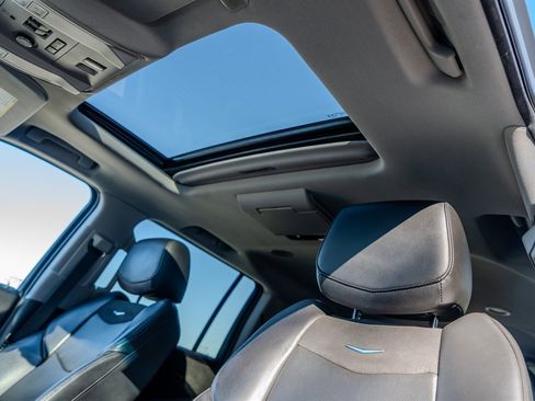 Used 2020 Cadillac Escalade ESV Premium Luxury image 30