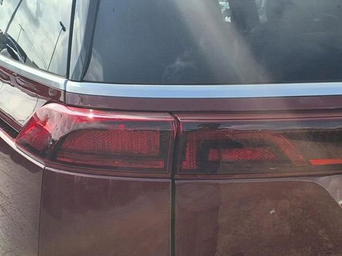 Certified 2024 Kia Carnival LX image 24