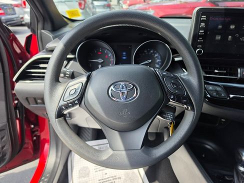 Used 2019 Toyota C-HR LE FWD image 18