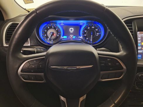 Used 2022 Chrysler 300 Touring L RWD image 17